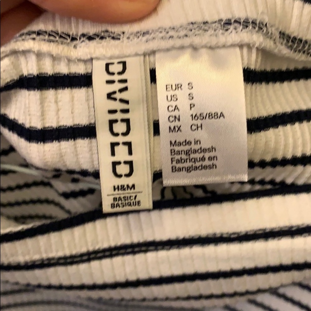 H&M Crop Top - Picture 2 of 2